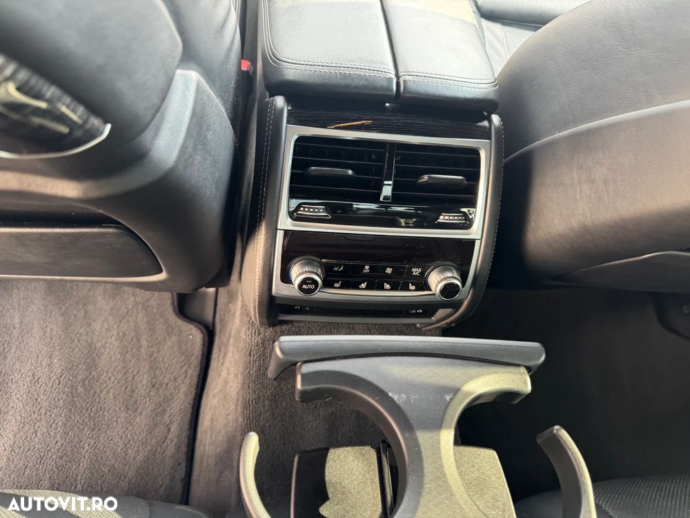 BMW Seria 7 740e iPerformance - 13