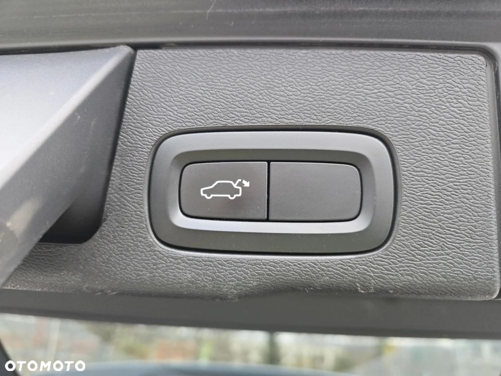 Volvo XC 60 D4 Geartronic RDesign - 14