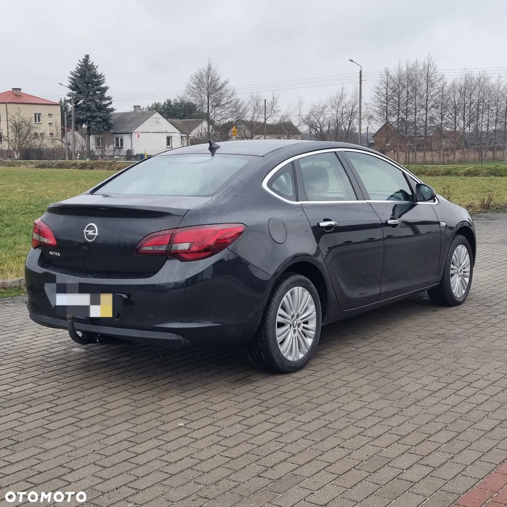 Opel Astra 1.6 Exklusiv - 3