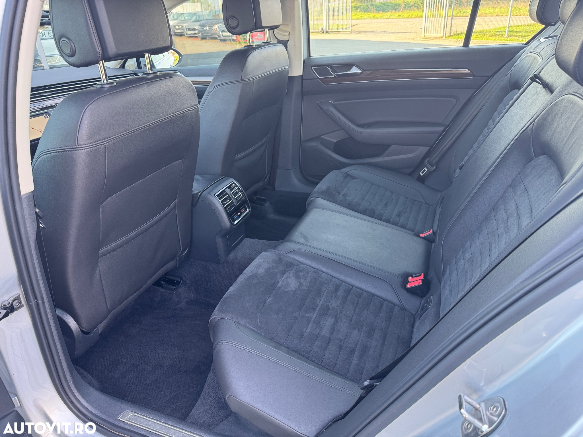 Volkswagen Passat 2.0 TDI DSG 4Motion Highline - 18