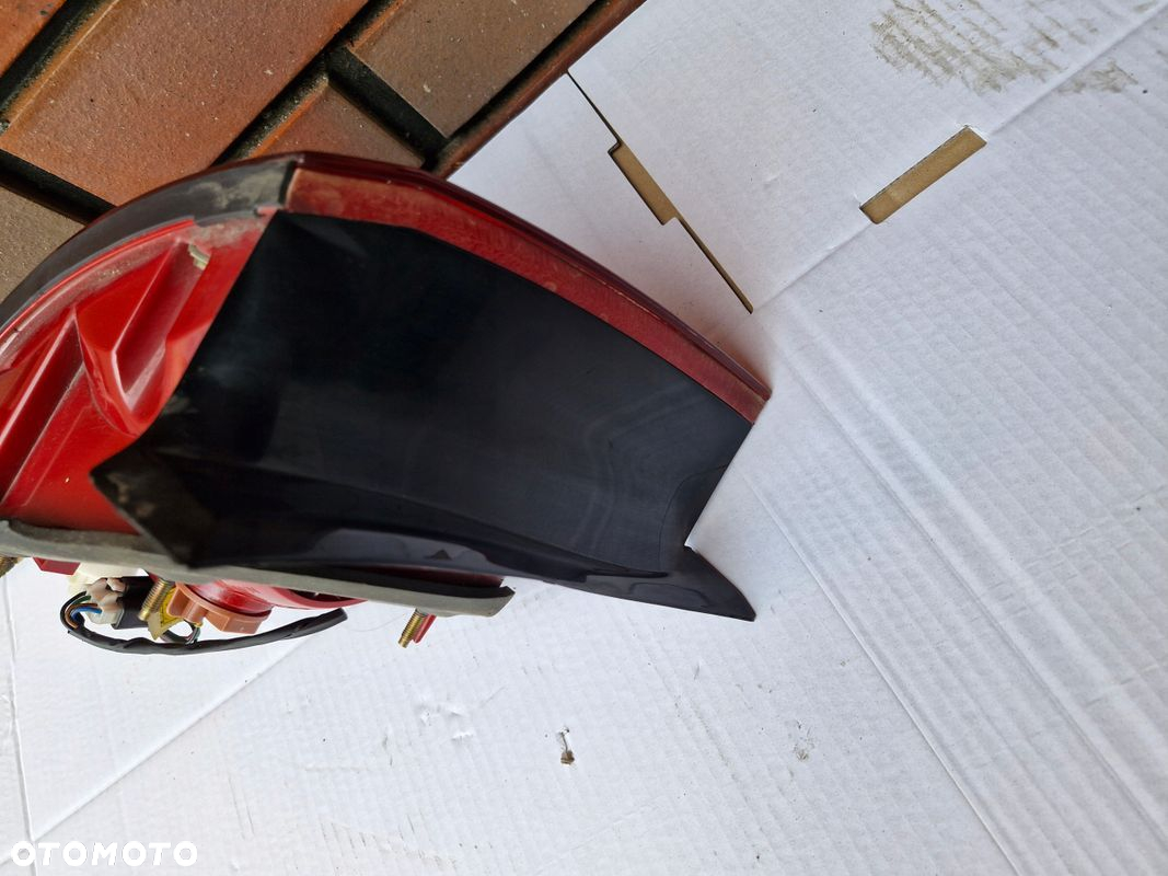 LAMPA TYŁ TYLNA Prawa Kia Magnetis 03-06r Wkład Lampy - 8