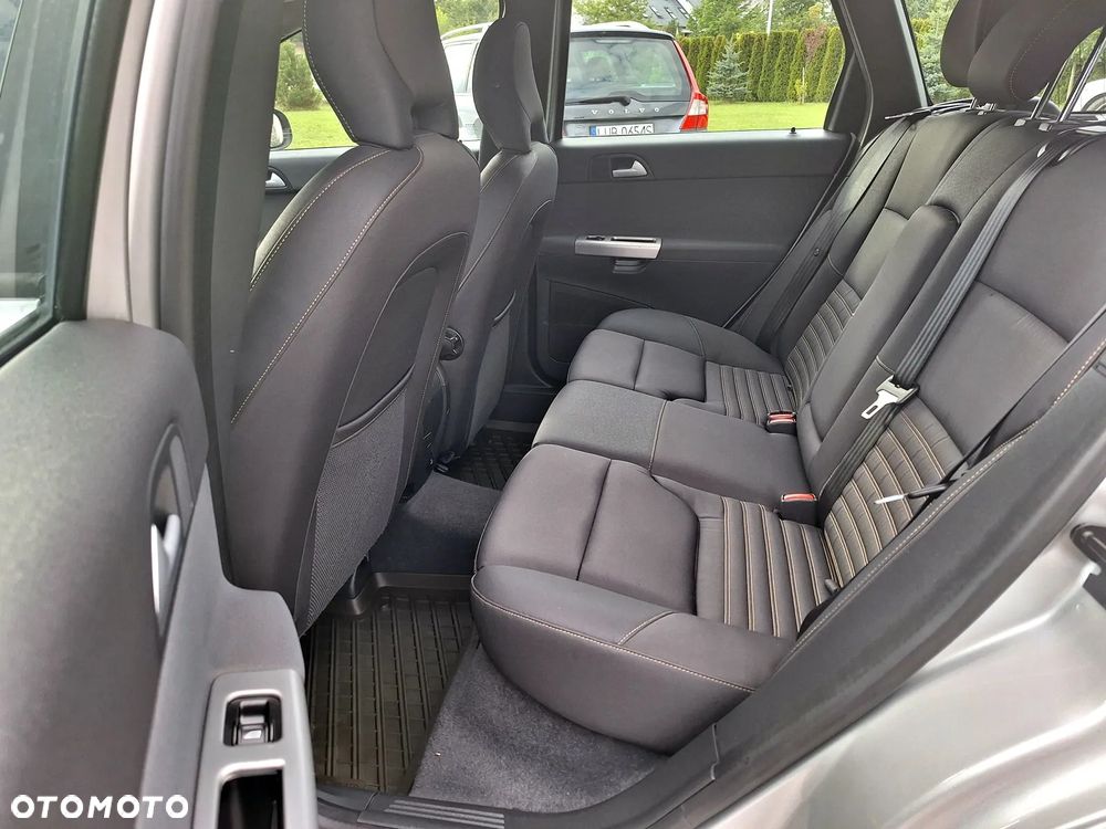 Volvo V50 1.8 Momentum - 23