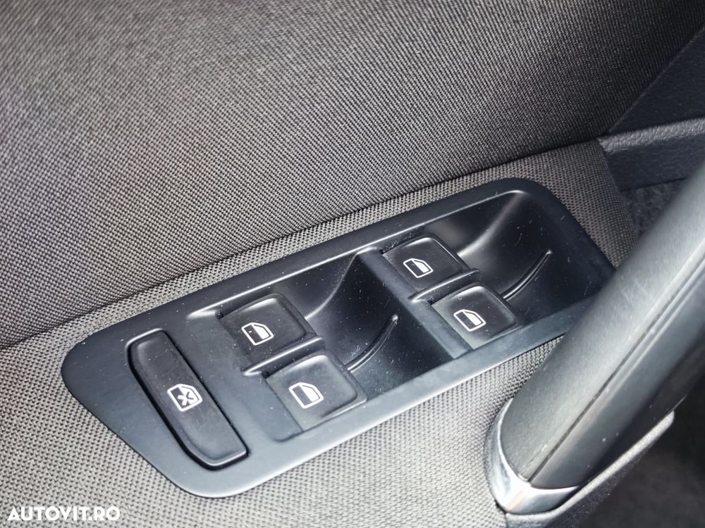 Volkswagen Golf 1.6 TDI DPF BMT Comfortline - 25