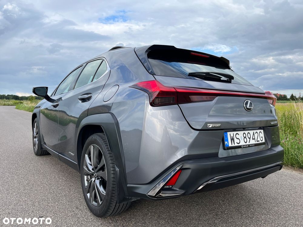 Lexus UX - 5
