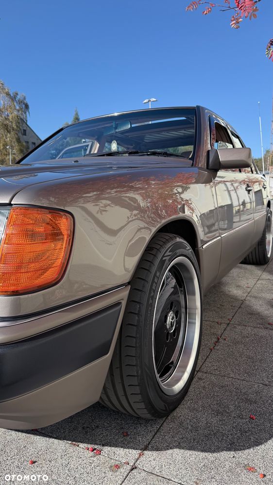 Mercedes-Benz W124 (1984-1993) - 17