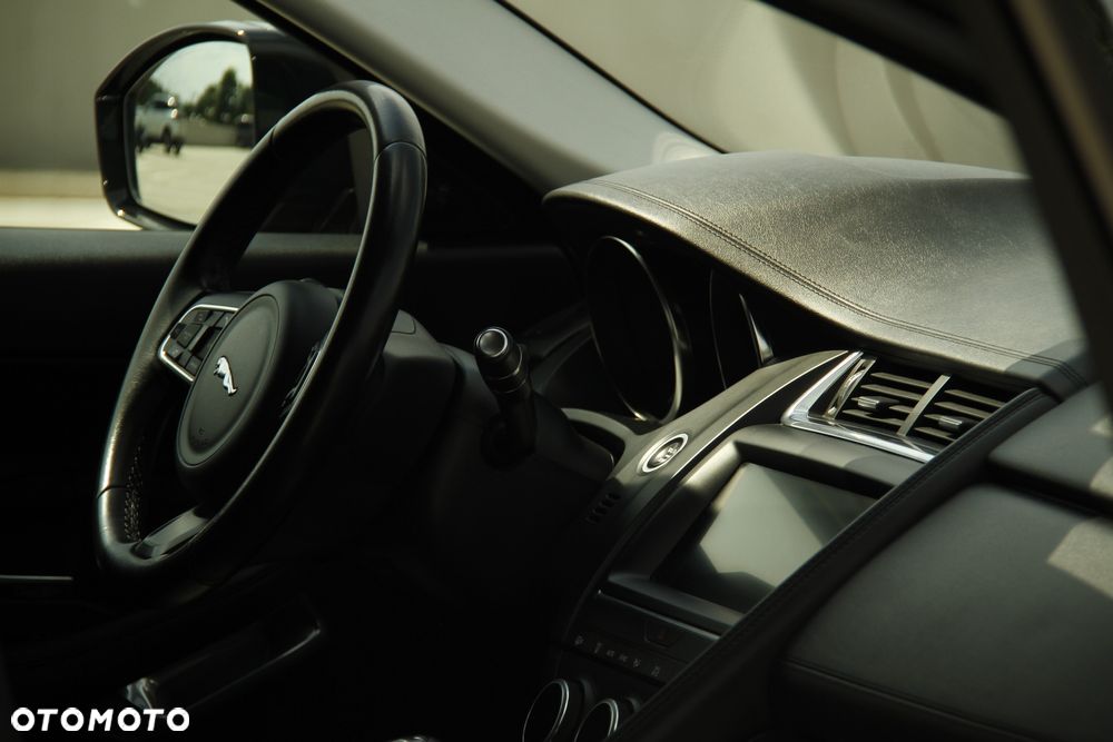 Jaguar E-Pace 2.0 i4D AWD S - 12