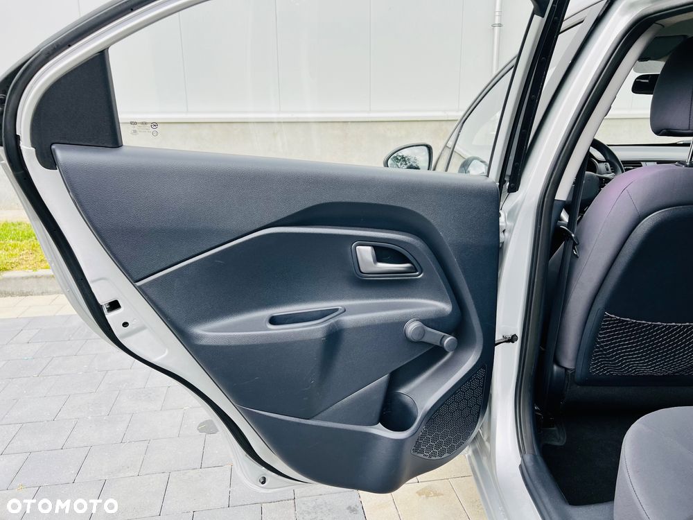 Kia Rio 1.2 Attract - 24