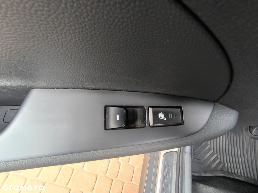 Hyundai Tucson 1.7 CRDI BlueDrive Style 2WD - 36