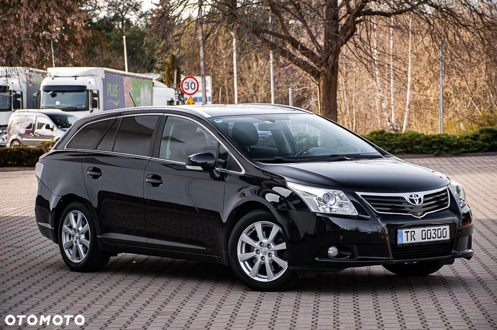 Toyota Avensis 2.2 D-4D X - 24