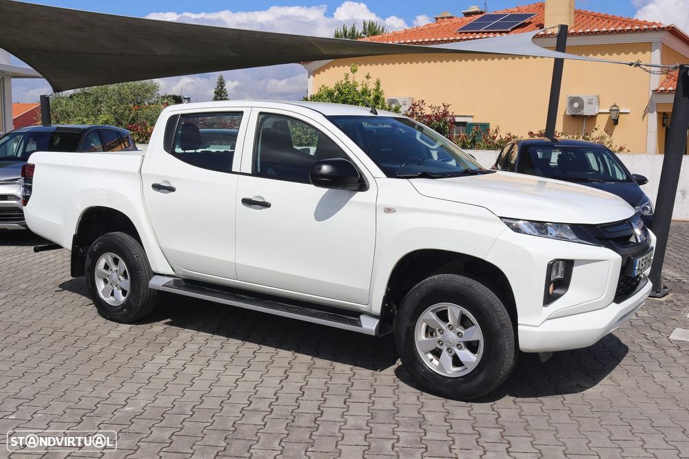 Mitsubishi L200 2.3 DI-D Space Cab Invite Strakar Look 4WD - 25