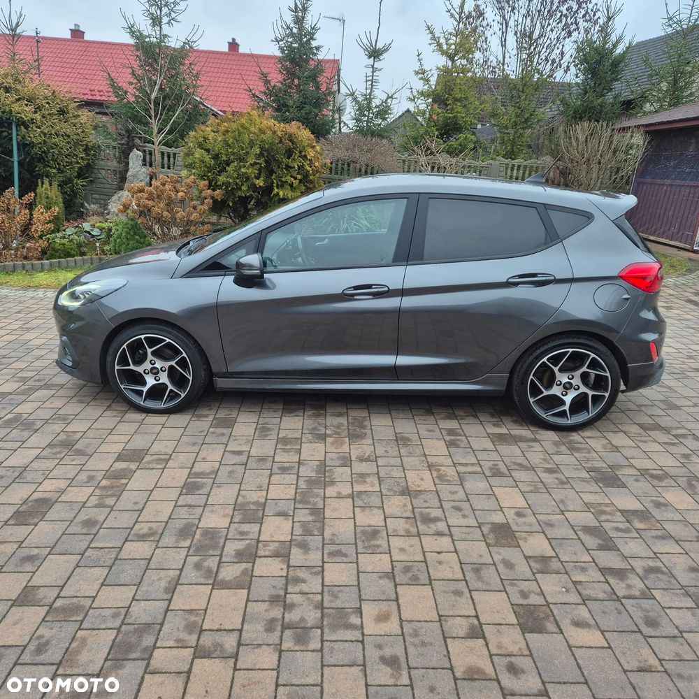 Ford Fiesta - 25