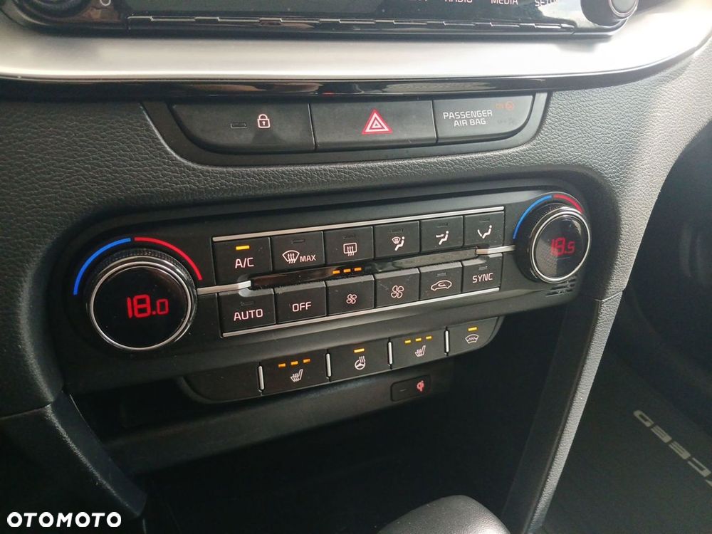 Kia XCeed 1.6 T-GDI Business Line DCT - 25
