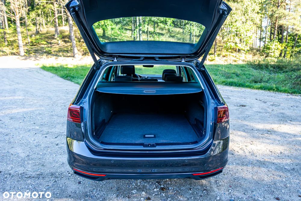 Volkswagen Passat - 4