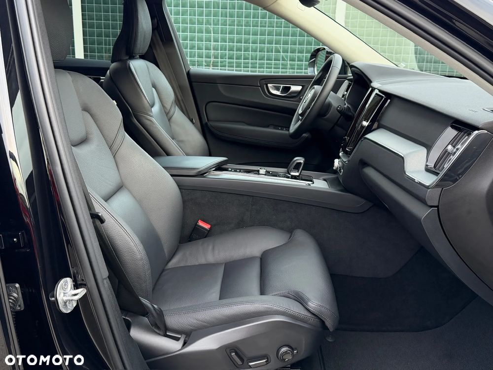 Volvo XC 60 B4 D Plus Bright - 20