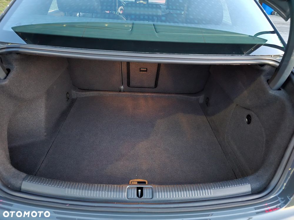 Audi A3 Limousine 40 TFSI quattro S tronic sport - 32
