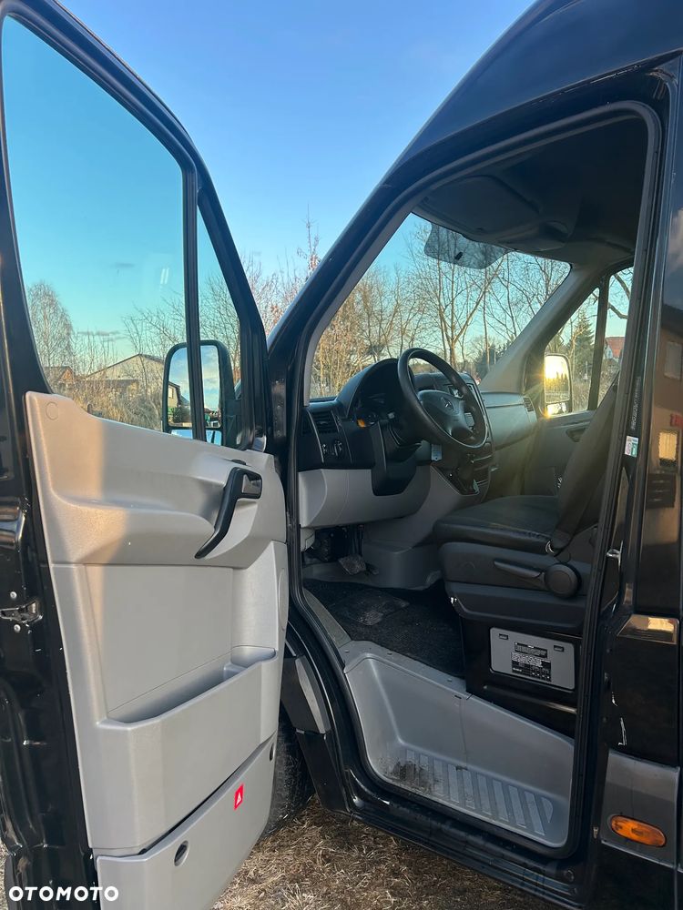 Mercedes-Benz Sprinter - 20