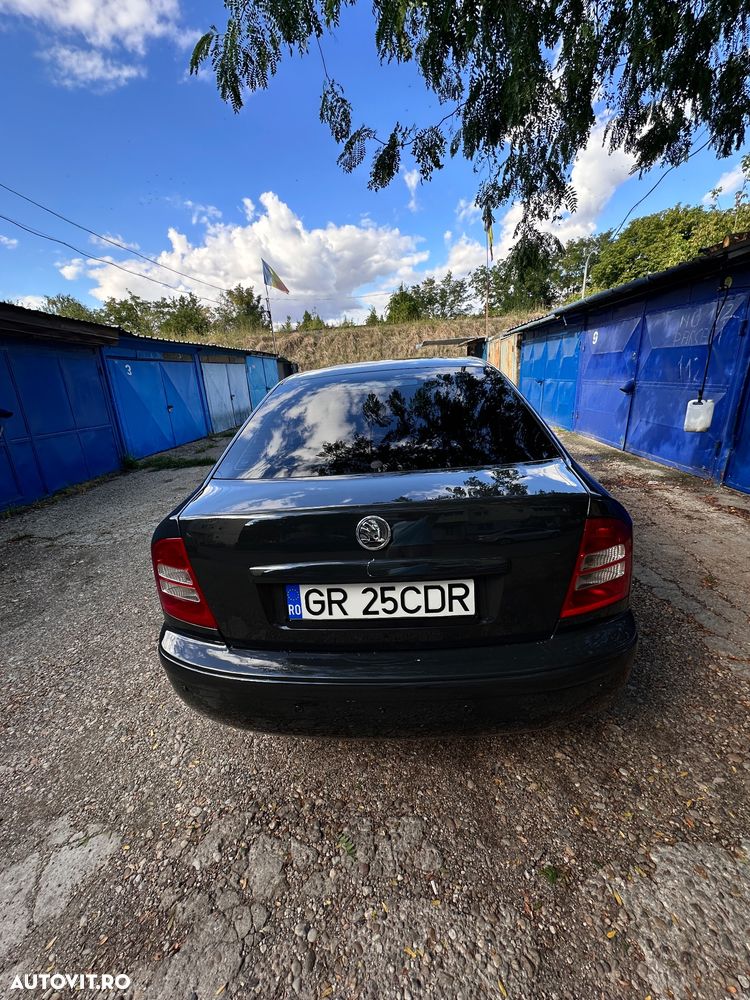 Skoda Octavia 2008 photo 2