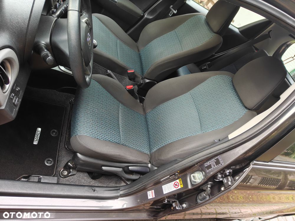 Toyota Yaris - 12