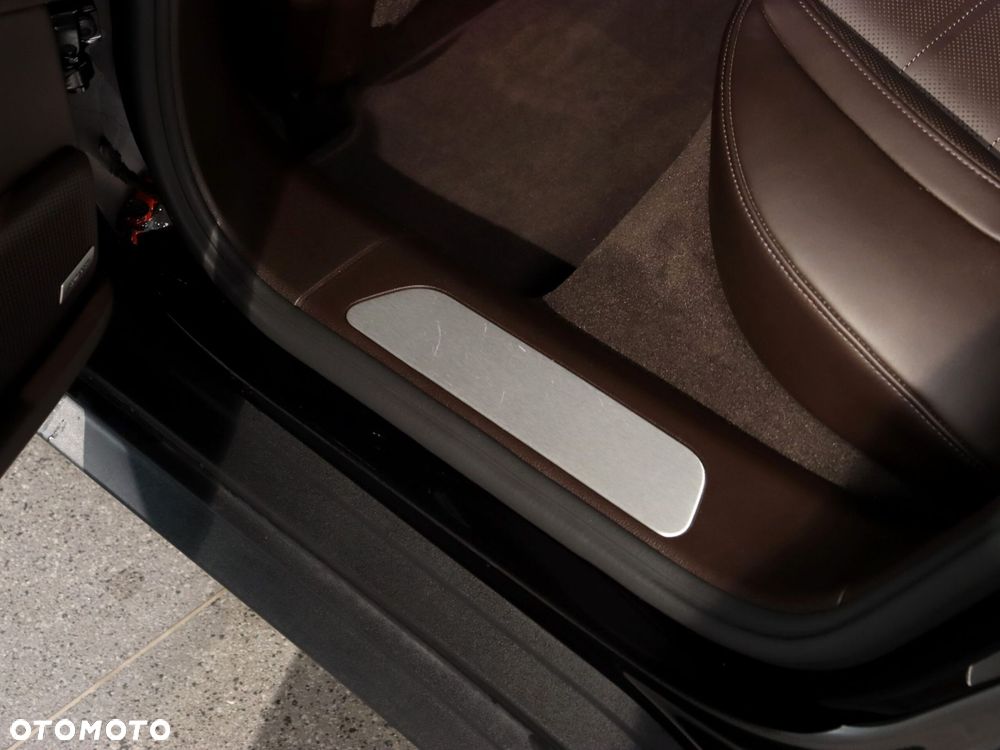 Porsche Panamera 4 E-Hybrid PHEV - 33