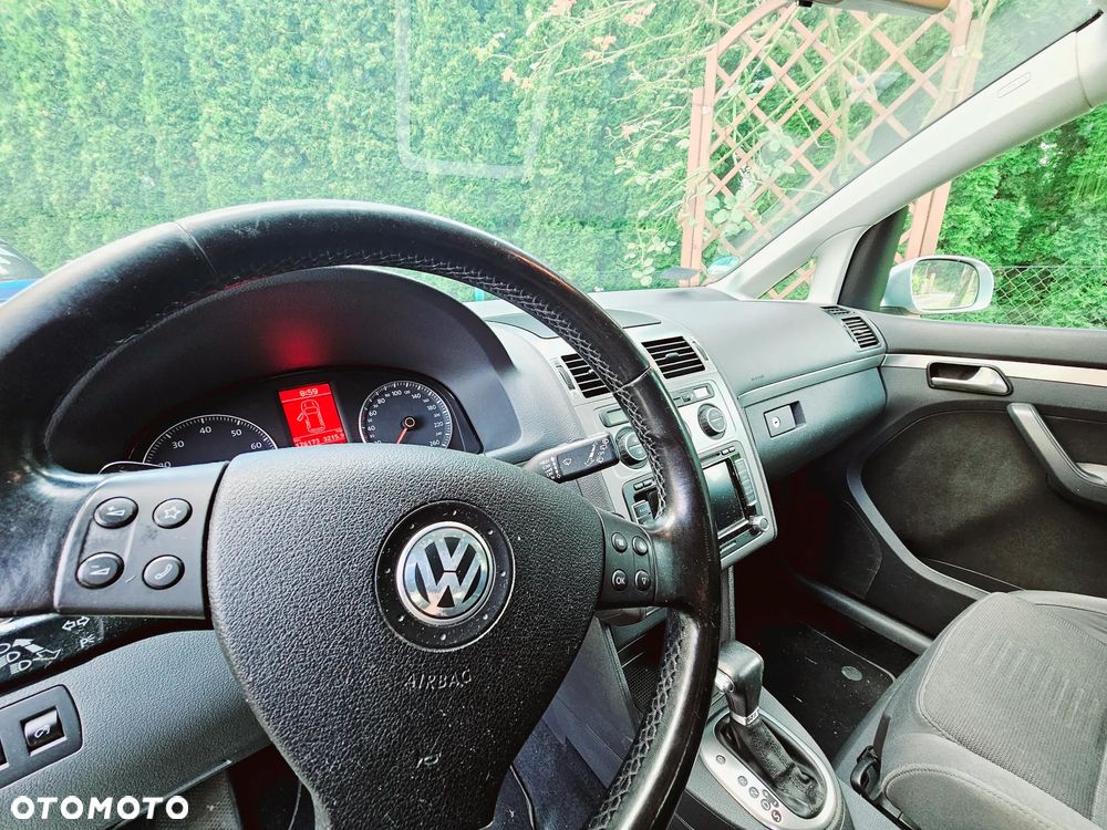 Volkswagen Touran 1.4 TSI Comfortline DSG - 8