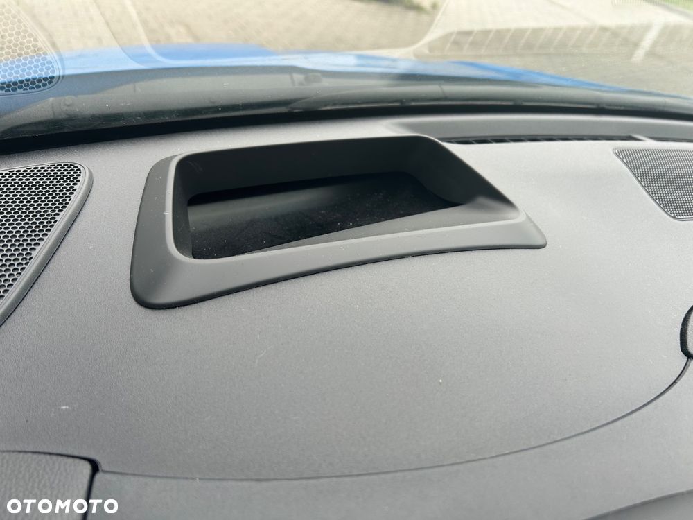 Toyota Yaris Hybrid 1.5 GR Sport - 36