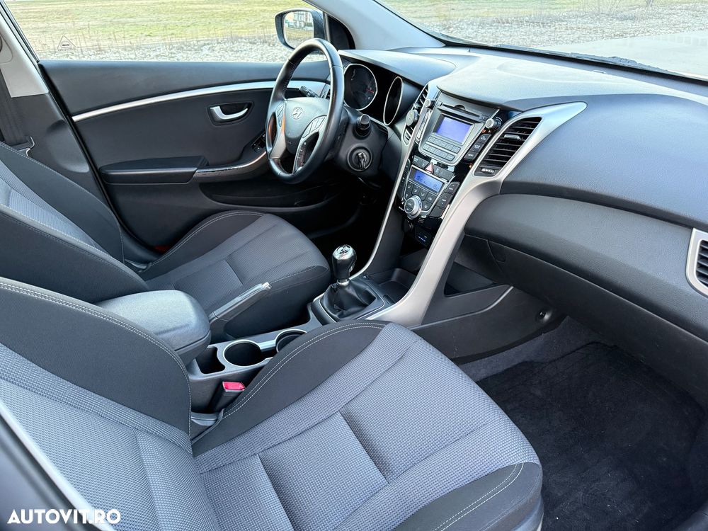 Hyundai i30 blue 1.6 CRDi Style - 8