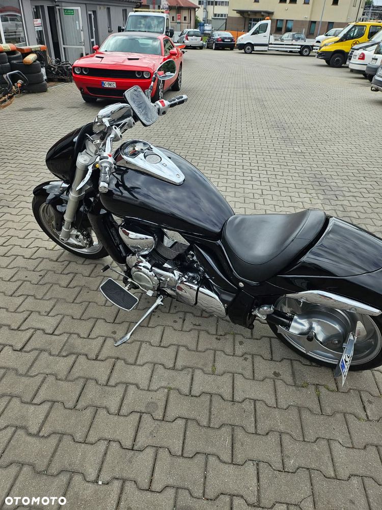 Suzuki Intruder - 5