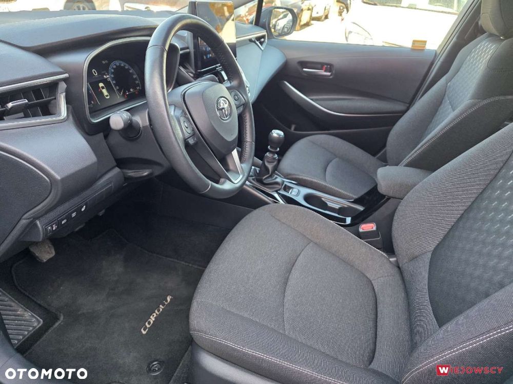 Toyota Corolla - 13