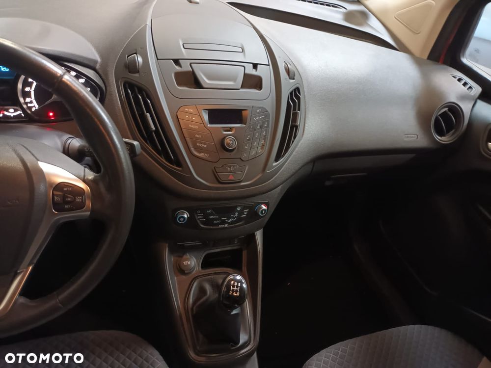 Ford Tourneo Courier - 10