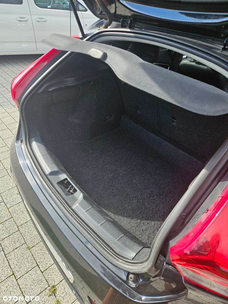 Volvo V40 D4 Summum - 8