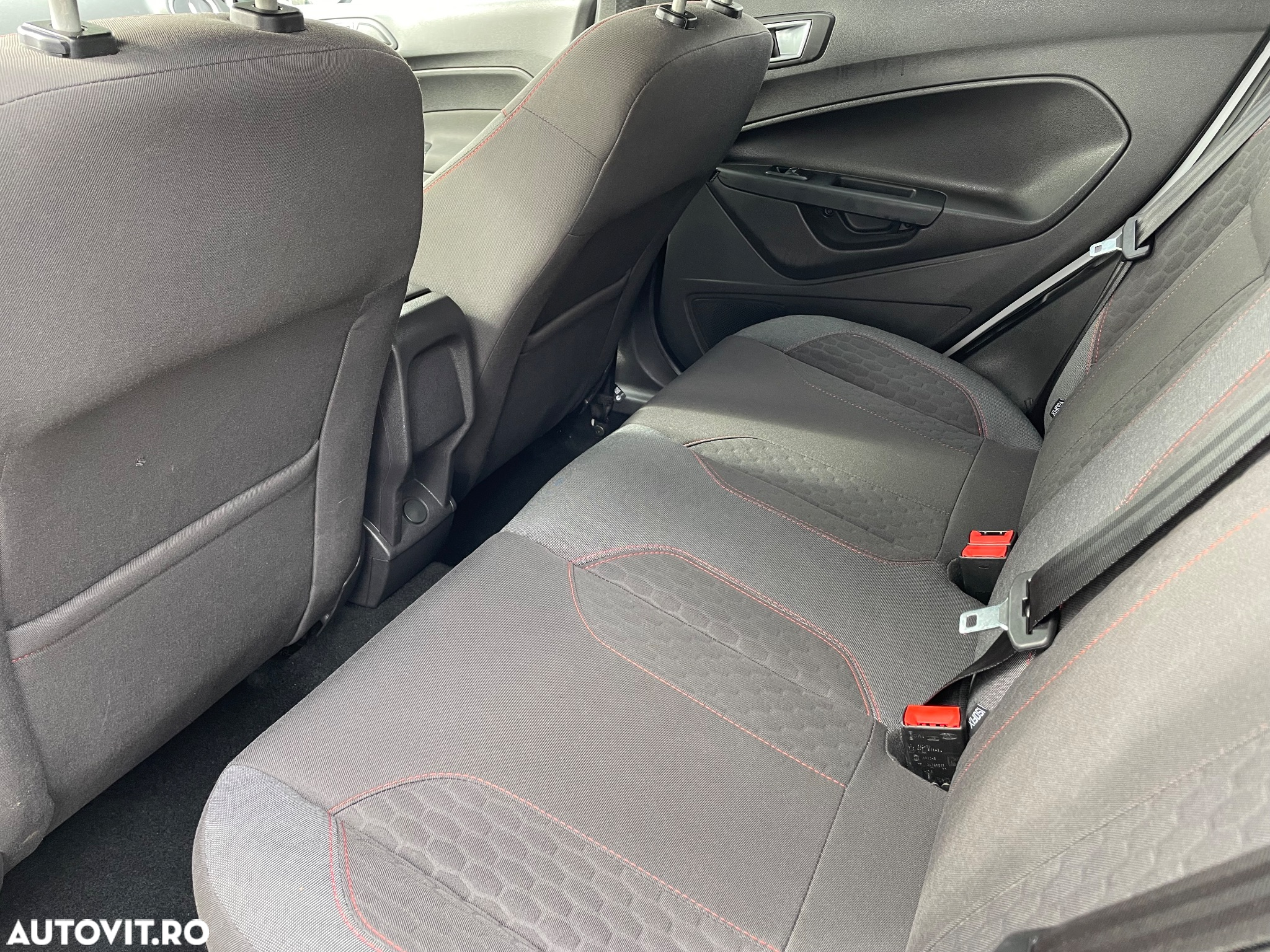 Ford Fiesta 1.0 EcoBoost Start-Stop ST-LINE - 10