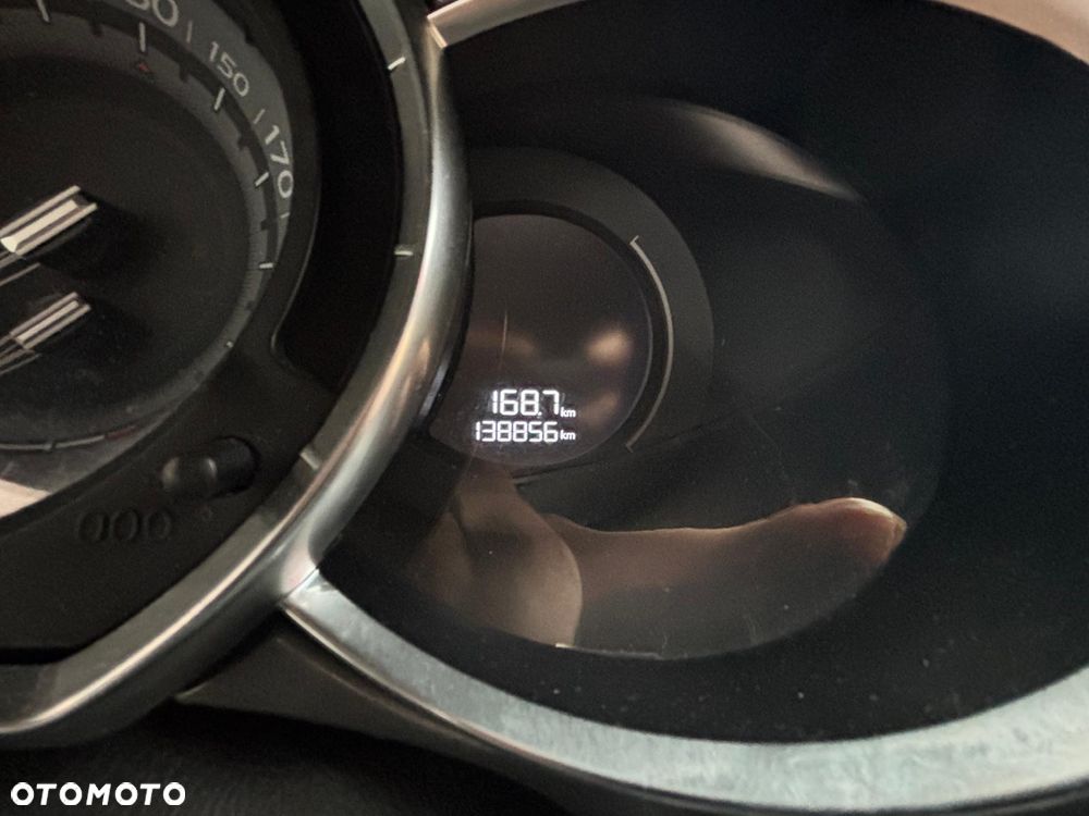 Citroën DS3 1.6 e-HDi SoChic - 5