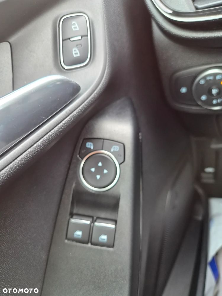 Ford Fiesta 1.1 S&S COOL&CONNECT - 19