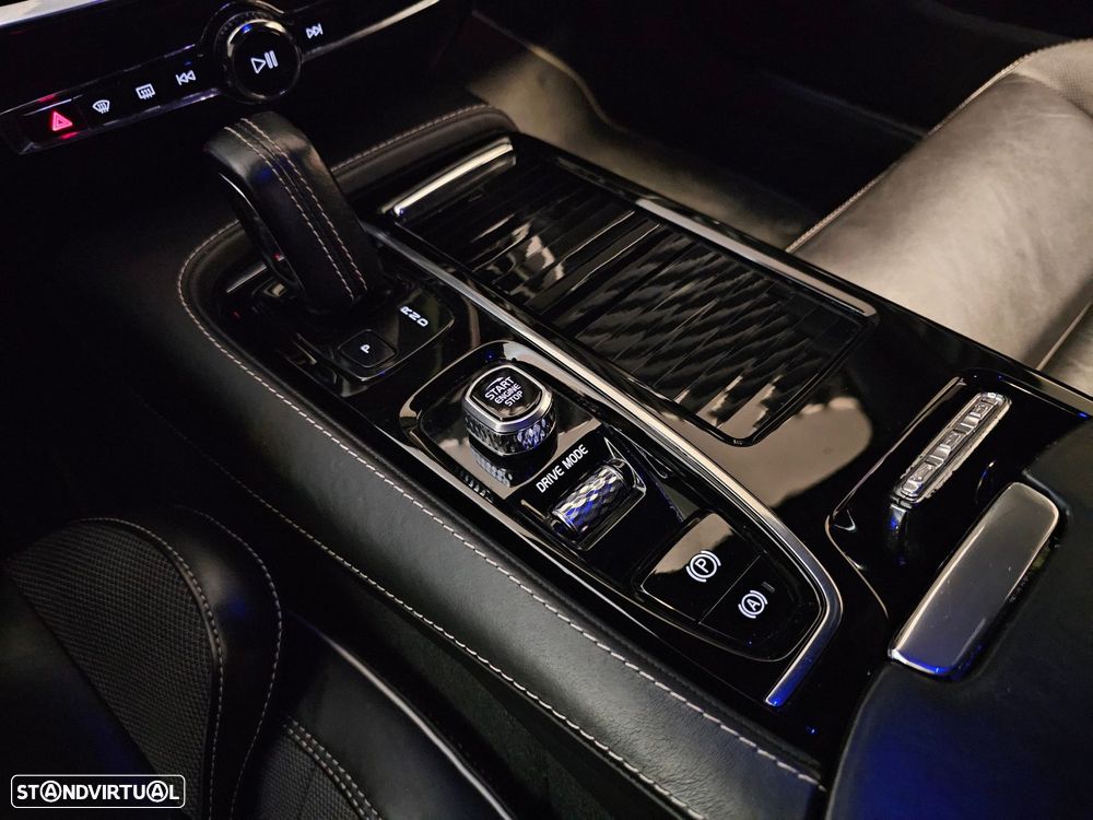 Volvo V60 2.0 T8 AWD TE R-Design - 16