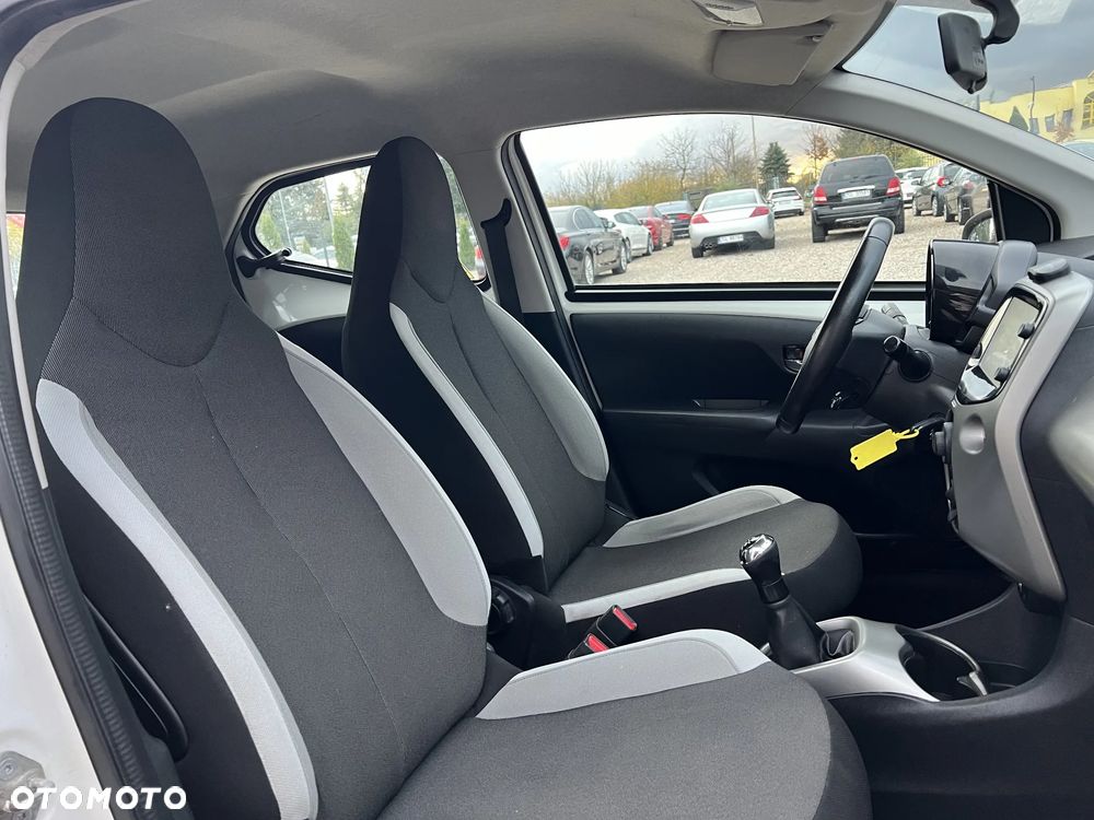 Toyota Aygo x-clusive Style Selection - 7