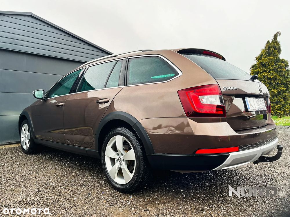 Skoda Octavia Scout 2.0 TDI 4x4 DSG - 8