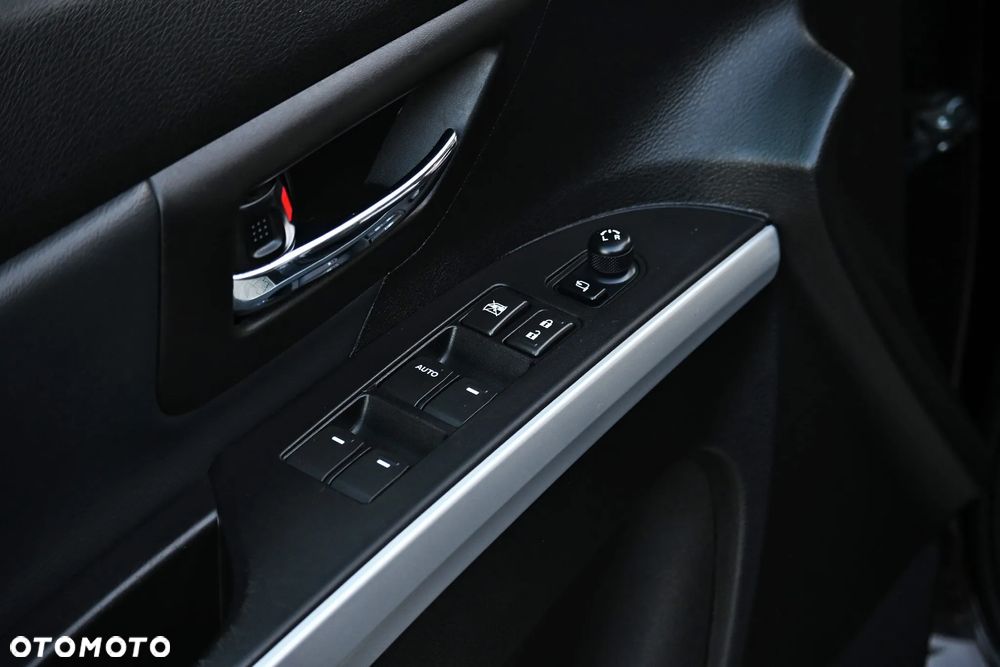 Suzuki SX4 S-Cross 1.6 DDiS Premium 4WD - 32