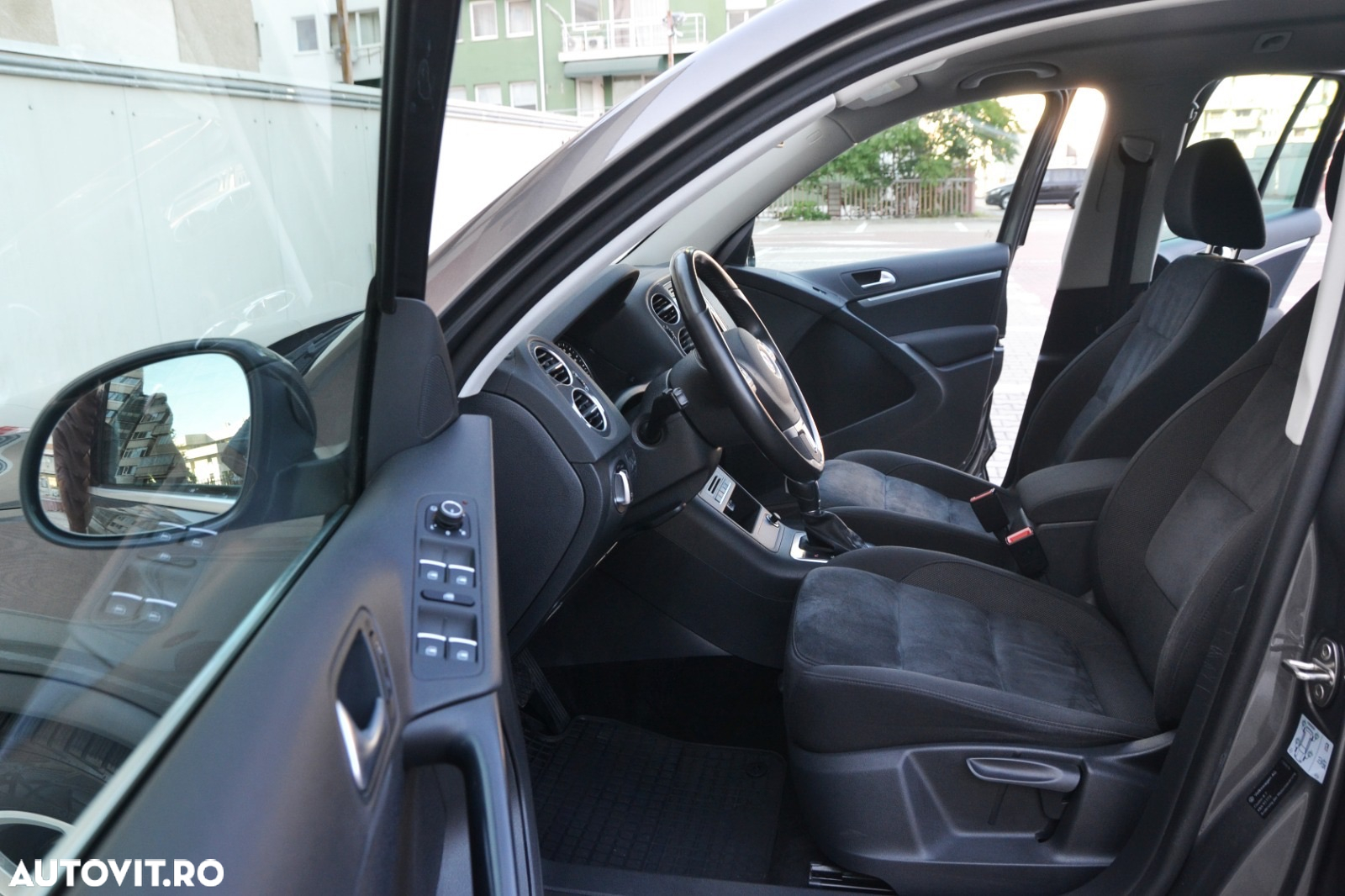 Volkswagen Tiguan 2.0 TDI SCR 4MOTION DSG R-Line - 19