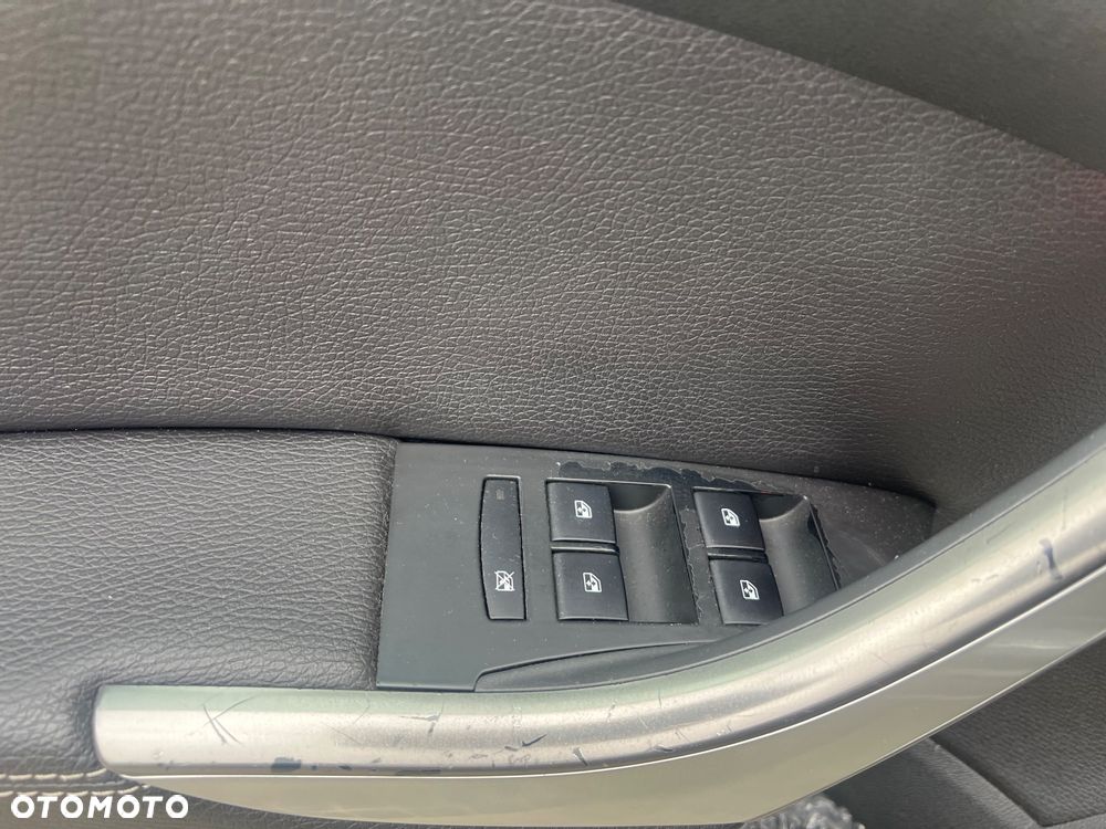 Opel Astra 1.4 T Enjoy S&S - 23