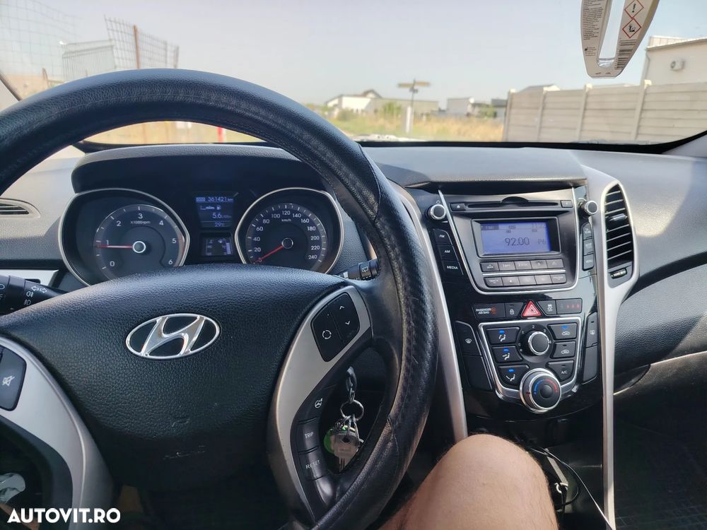 Hyundai i30 1.6 CRDI Comfort - 1