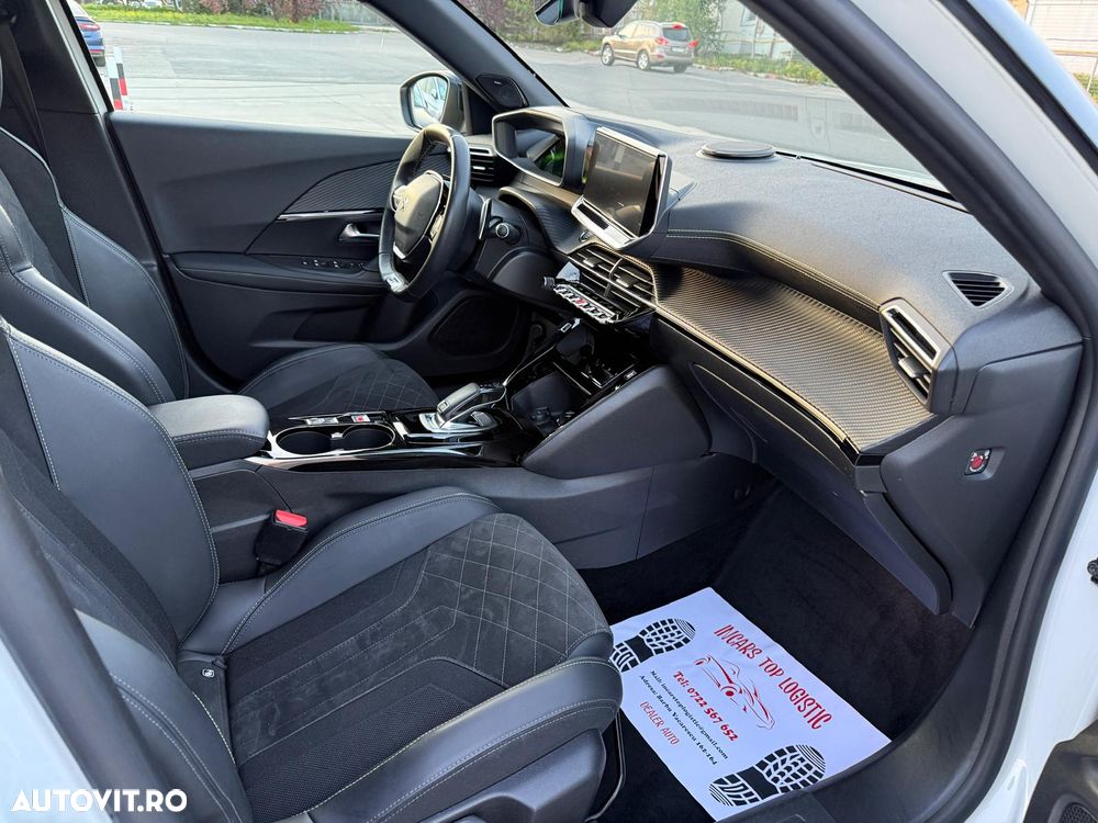 Peugeot 2008 PureTech 130 EAT8 GT Pack - 14