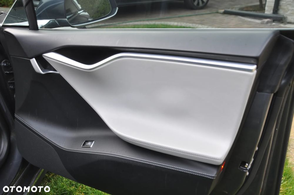 Tesla Model S 70 - 12