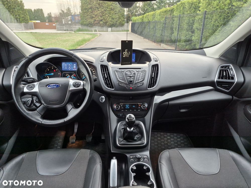 Ford Kuga 2.0 TDCi 2x4 Titanium - 12
