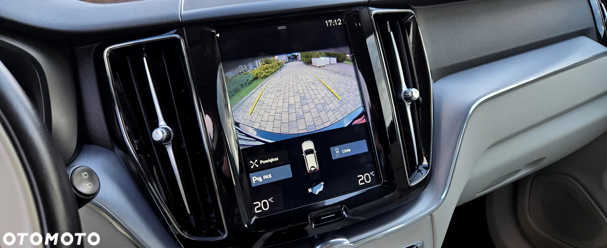Volvo XC 60 D4 Momentum Pro - 29