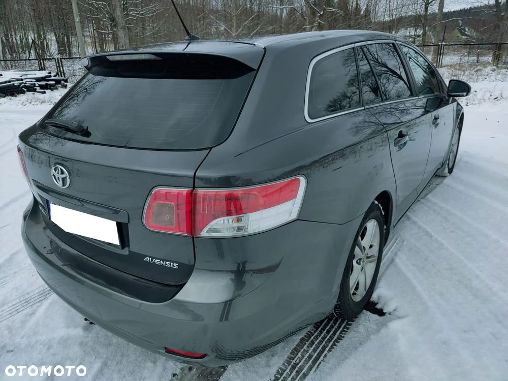 Toyota Avensis - 18