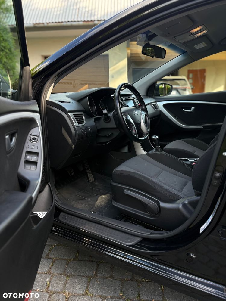 Hyundai i30 blue 1.6 CRDi Style - 15