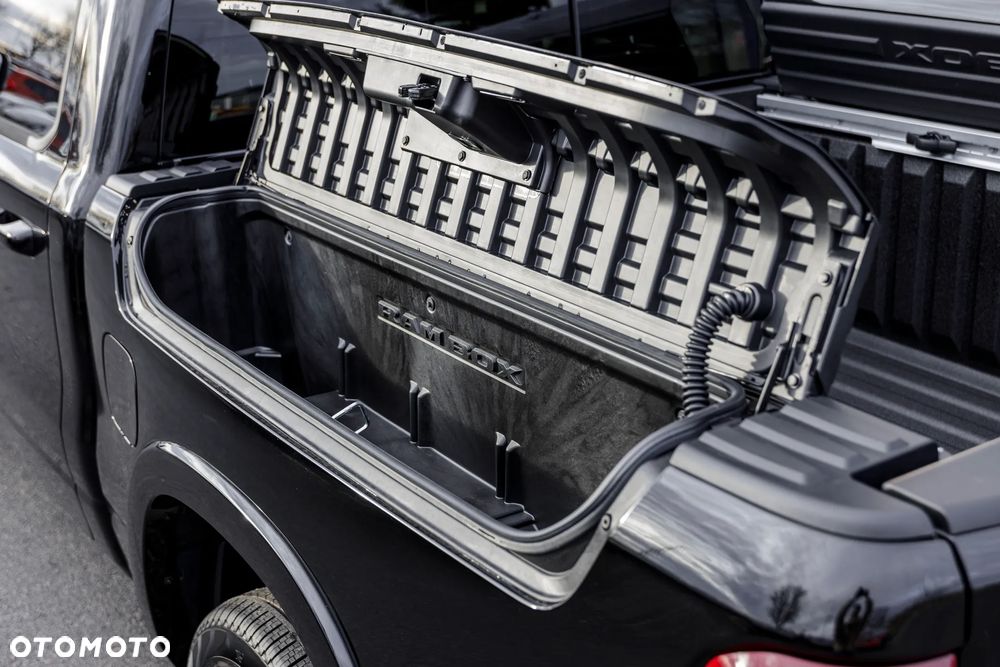 RAM 1500 Limited Night - 22