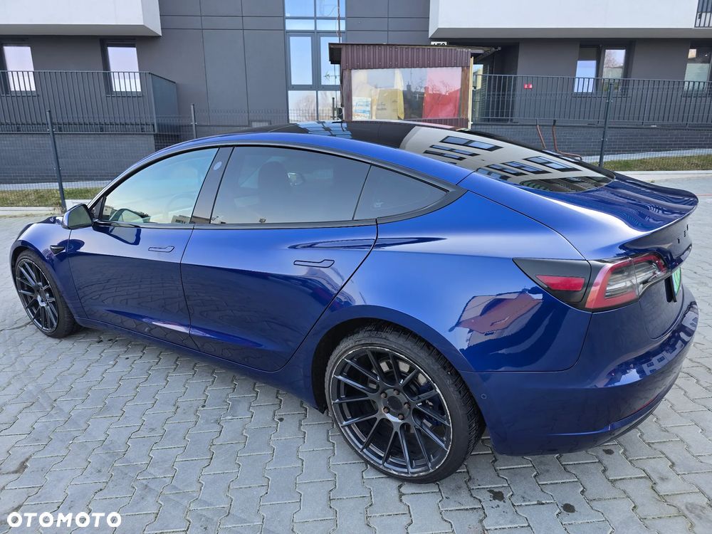 Tesla Model 3 - 8