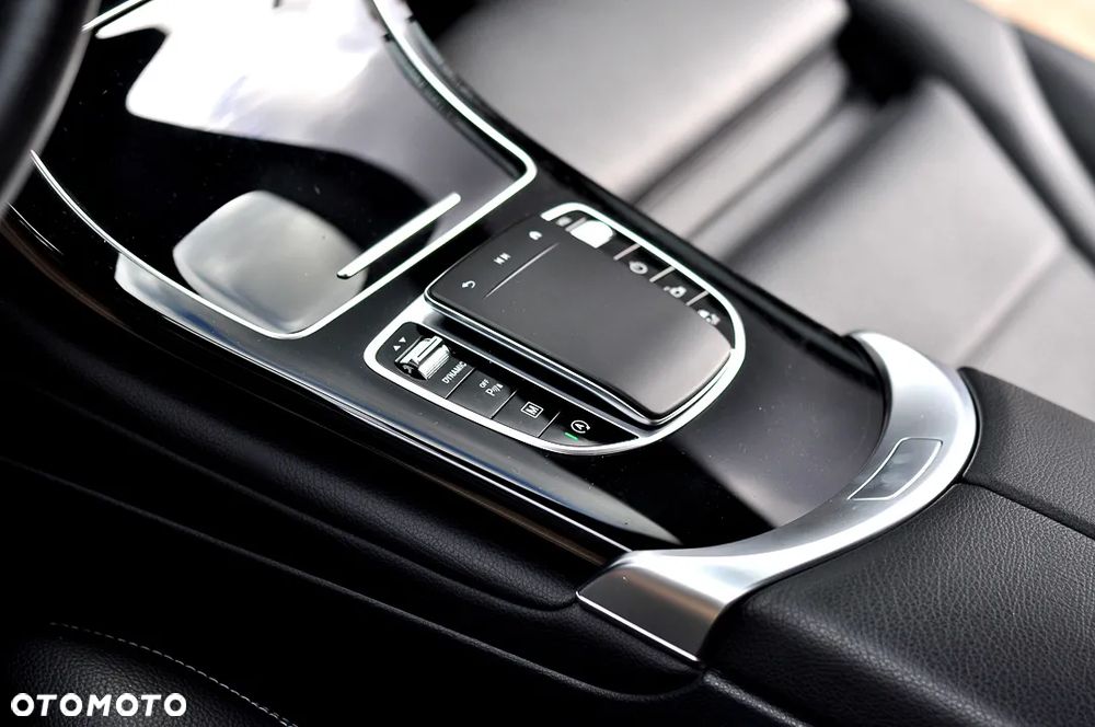 Mercedes-Benz GLC 200 d Business Edition - 32