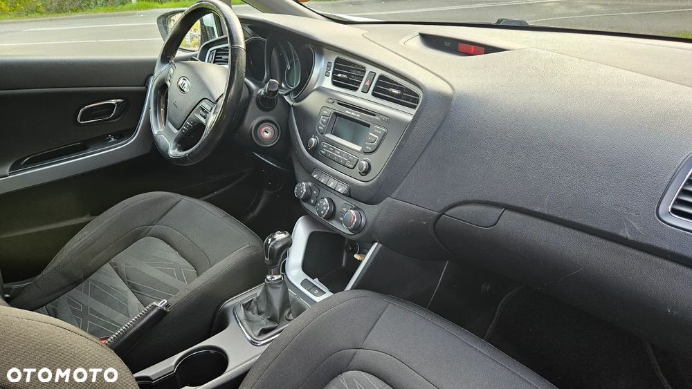 Kia Ceed - 10